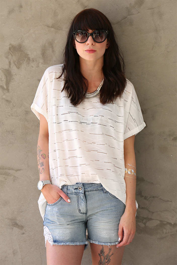 Sommer-Look, Blogger Event, Fashion Blogger, Trend, Ricarda Schernus, Cats & Dogs, Lochstickerei, Hotpants, Hotpants mit Spitze, Flash Tattoos, Metallic Tattoos
