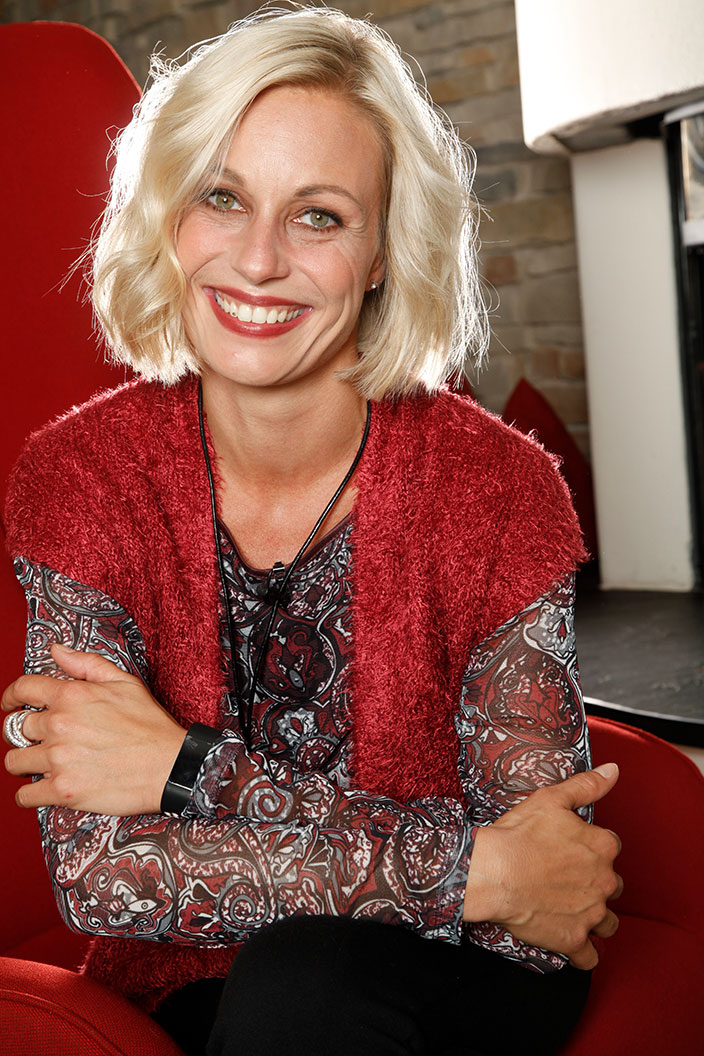 Umstyling, Ernsting's family, festlicher Look, Chiffonbluse mit Paisley-Muster, Leggings mit Ziernaht
