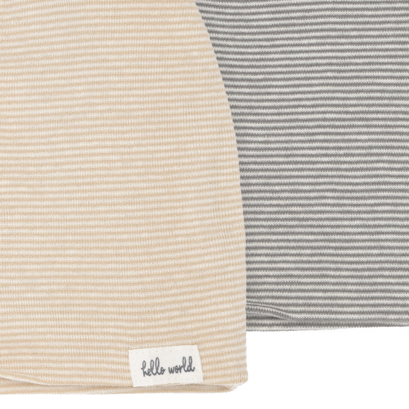 2 Newborn Mützen im Set