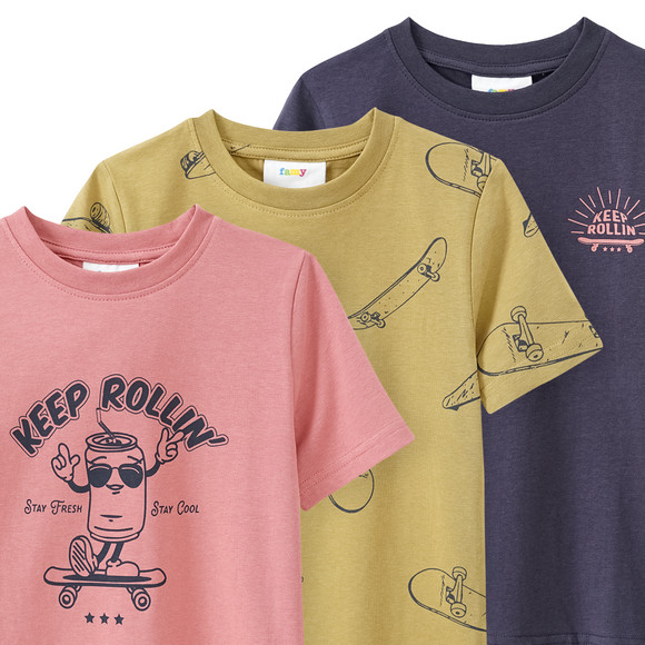 3 Jungen T-Shirts mit Skate-Motiven