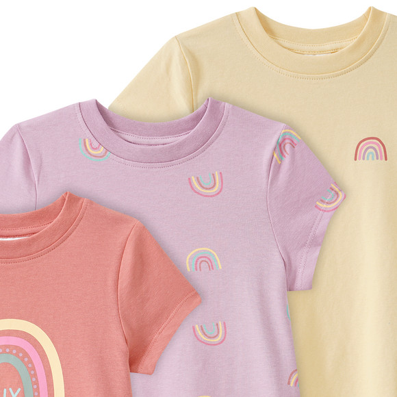 3 Mädchen T-Shirts mir Regenbogen-Prints
