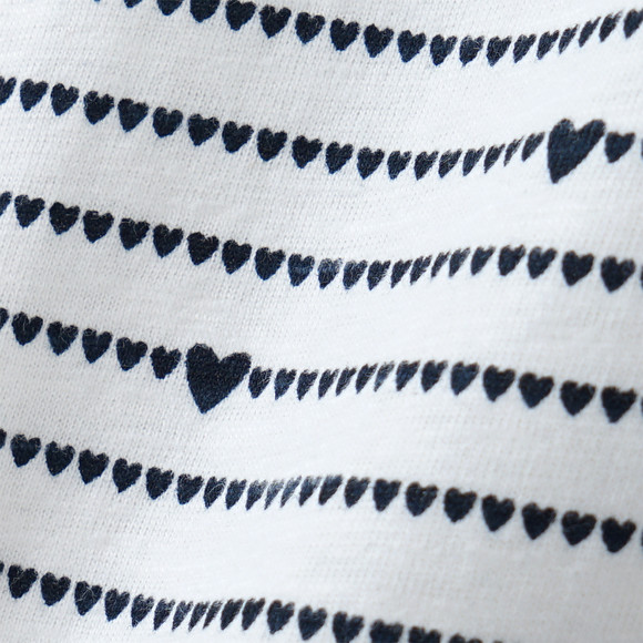 Mädchen T-Shirt mit Herzchen-Print
