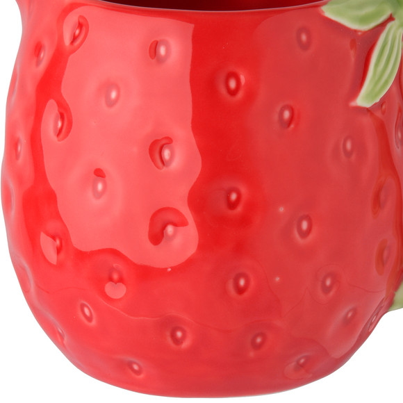 Kleiner Krug im Erdbeer-Design