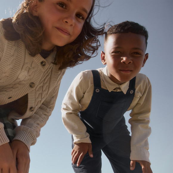 Kinder Latzhose aus Cord