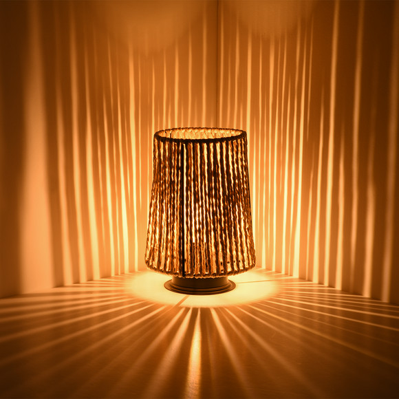 LED-Lampe in Rattan-Optik