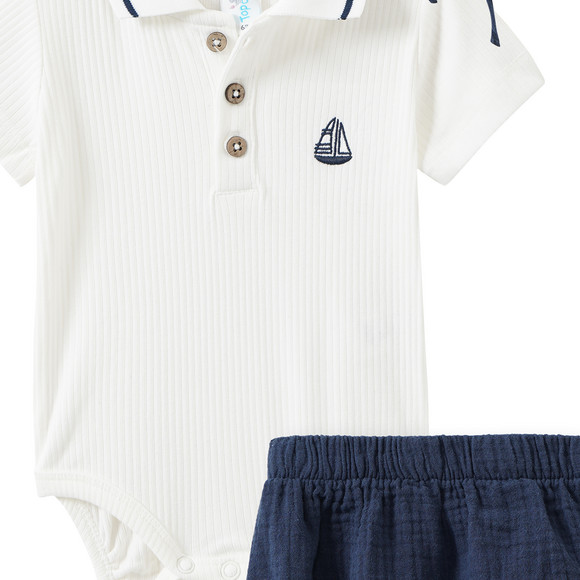 Newborn Set mit Body, Shorts und Mütze