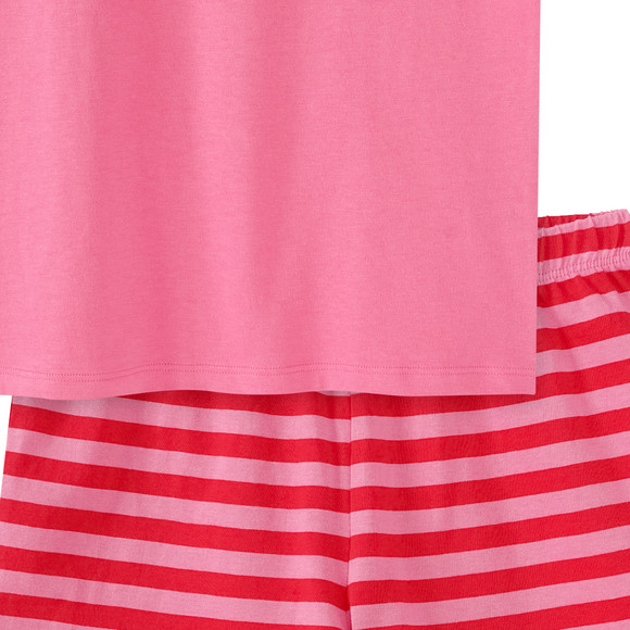 Mädchen Shorty im Sommer-Look