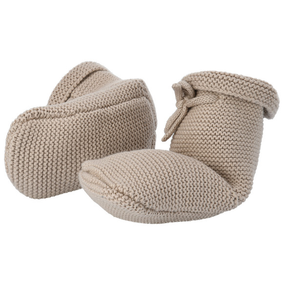 1 paar gebreide babyschoentjes met veters