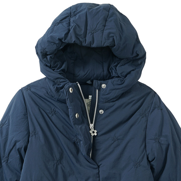 Meisjesjas met klein borduursel