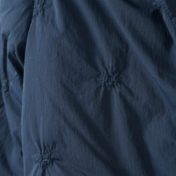 Meisjesjas met klein borduursel