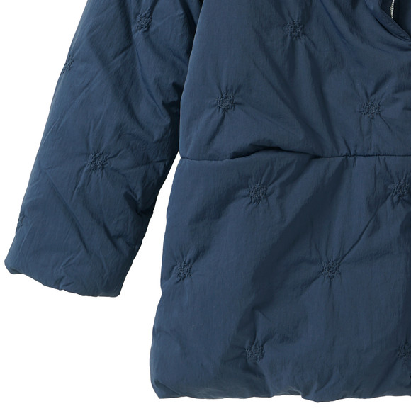 Meisjesjas met klein borduursel