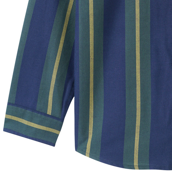 Jungen Hemd im College-Style