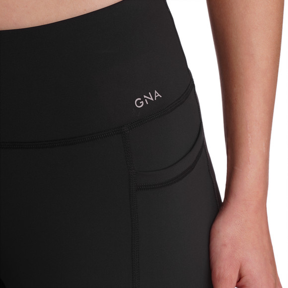 Dameslegging met zakken