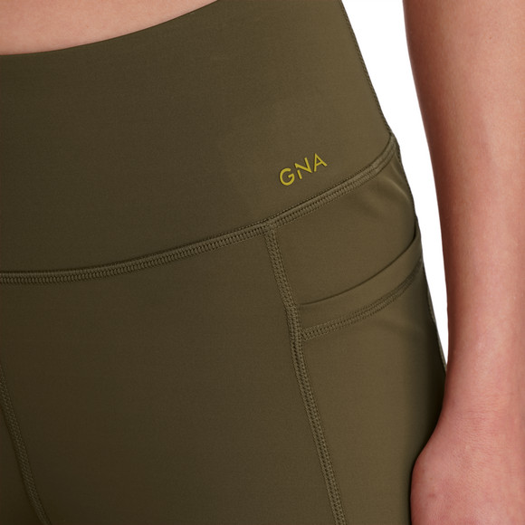 Dameslegging met zakken