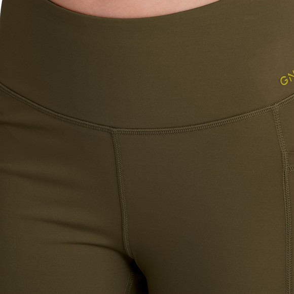 Dameslegging met zakken