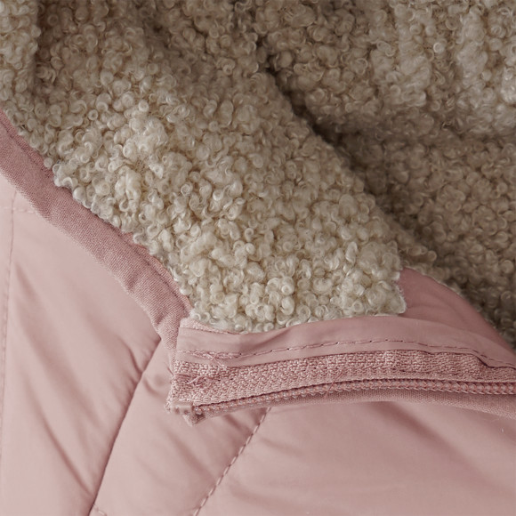 Gewatteerd meisjesjack met teddyvoering