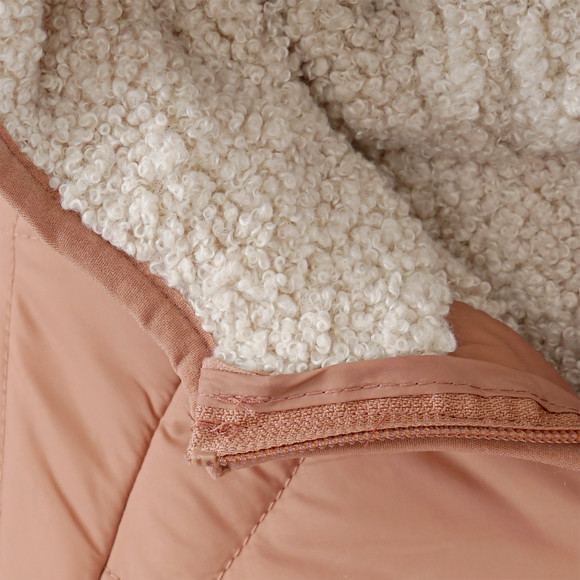 Gewatteerd kinderjack met teddyvoering