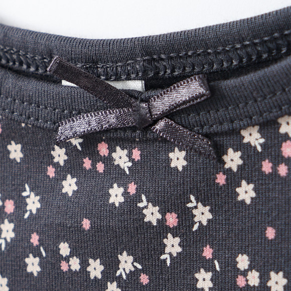 2 Mädchen Unterhemden in verschiedenen Farben