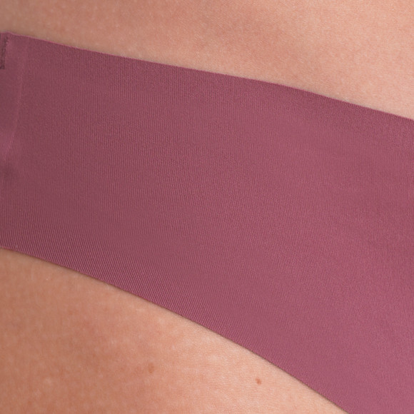 Naadloze damesslip van zachte microvezel