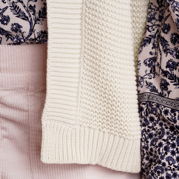 Dames gebreid vest in kort model