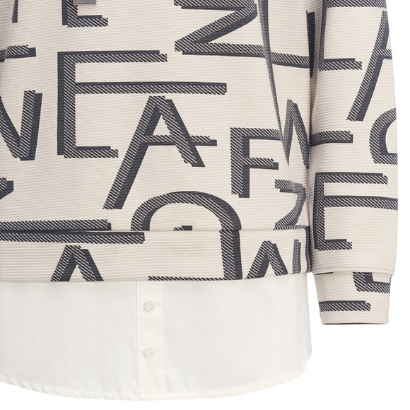 Damescapuchon in een gelaagde look