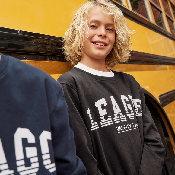 Jongens sweatshirt in universiteitsstijl