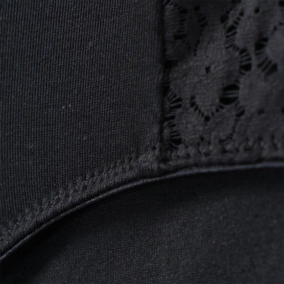 2 damesslips met bloemenkant