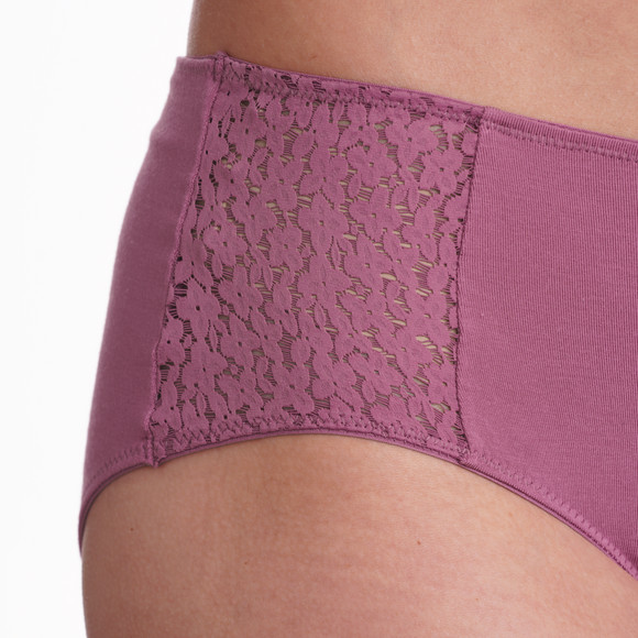 2 damesslips met bloemenkant