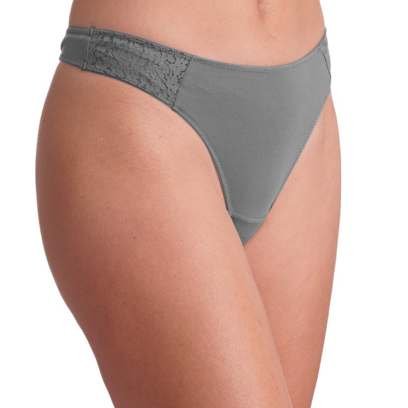 2 damesstrings met bloemenkant