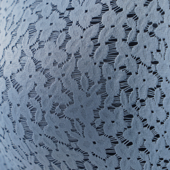 2 Damen Bustiers mit floraler Spitze