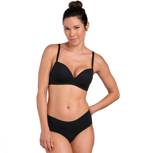 Zachte damesbeha in een basic look