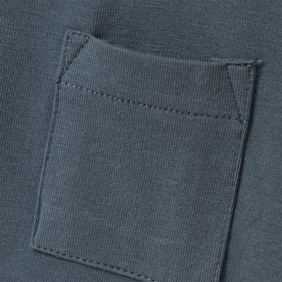 2 babyhemden met lange mouwen en borstzakje