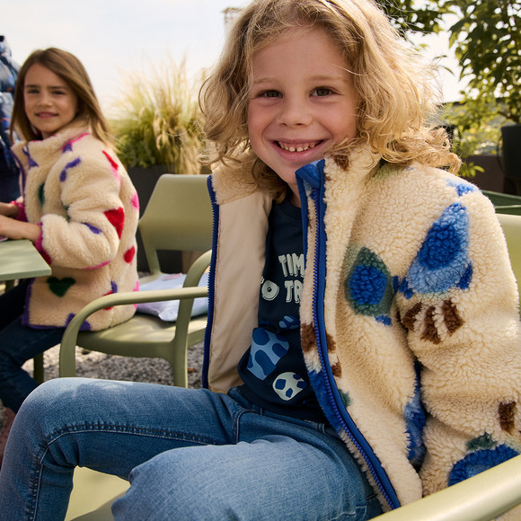 Jongens teddyjas met raketten