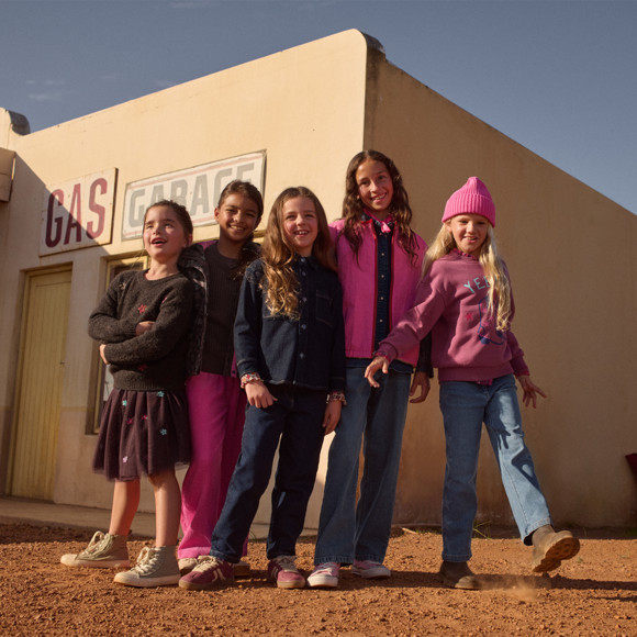 Meisjesrok van tule met bloemenborduursel