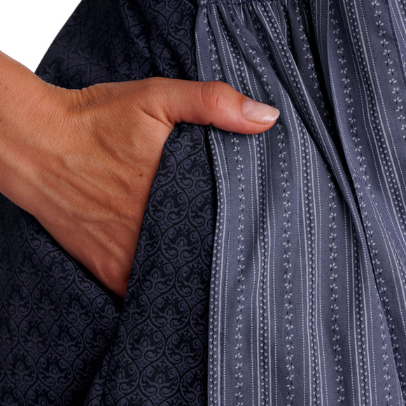 Damen Dirndl mit floralem Muster