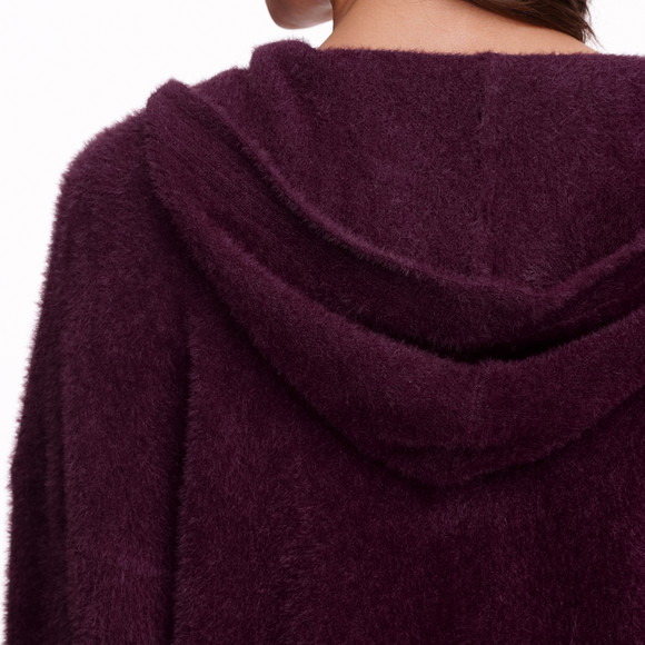 Vrouwelijk vest met een knusse look