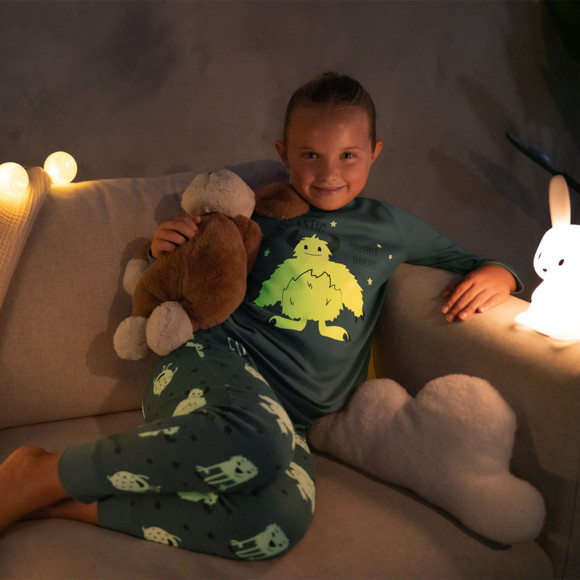 Kinder Schlafanzug mit leuchtendem Print