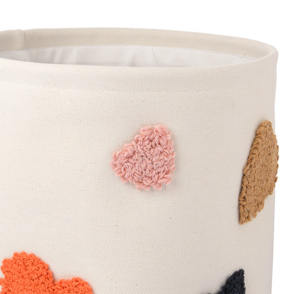 Kleine opbergmand met kleurrijke hartjes