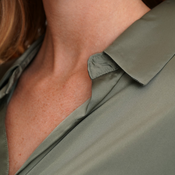 Damesblouse met satijnlook