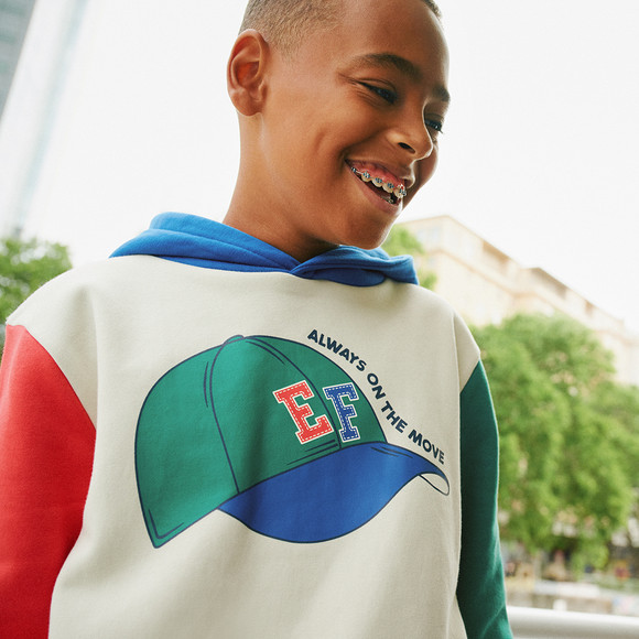 Jungen Hoodie mit Farbteilern