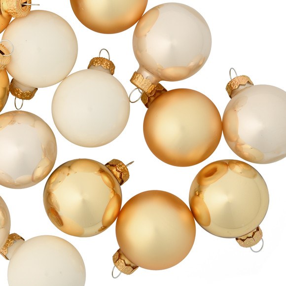 16 kerstballen in een Kledingsets