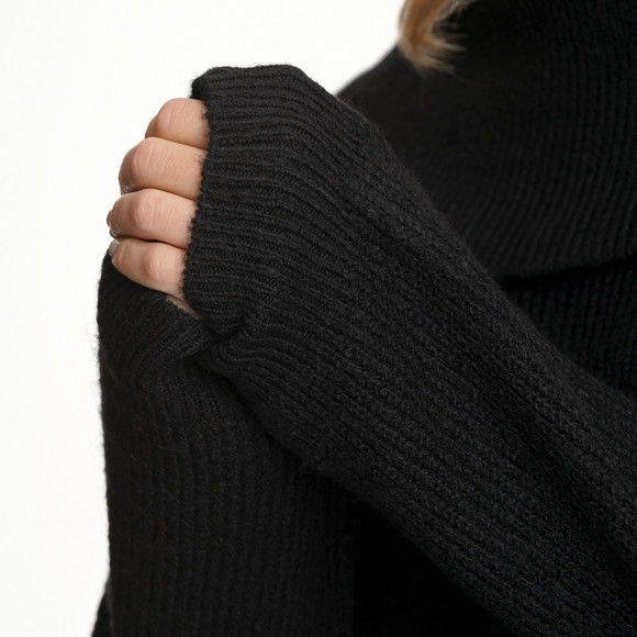 Damen Strickkleid mit Carmenkragen