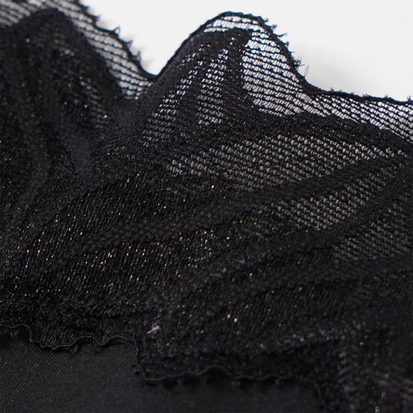 2 Damen Strings mit Spitze