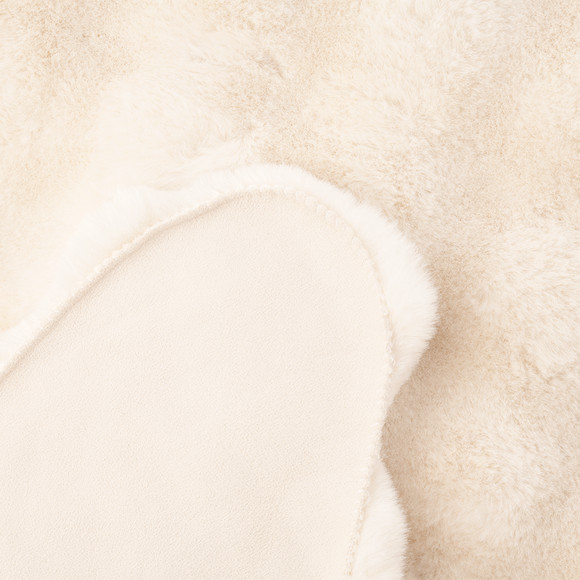 Vloerkleed van imitatiebont met textuur