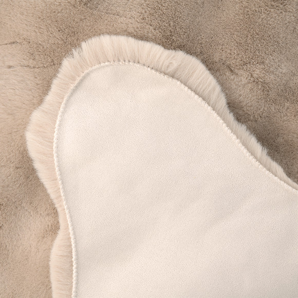 Vloerkleed van imitatiebont met textuur