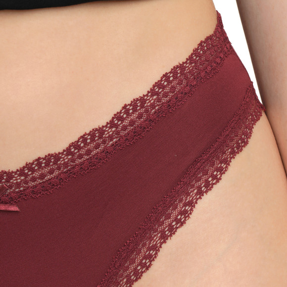 3 Damen Slips in verschiedenen Dessins