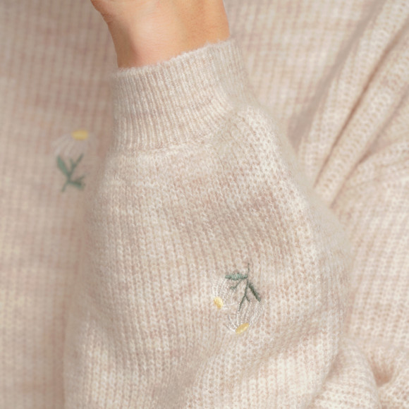 Gebreide damestrui met all-over borduursel