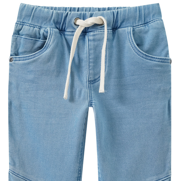 Jungen Pull-on-Jeans aus elastischem Denim