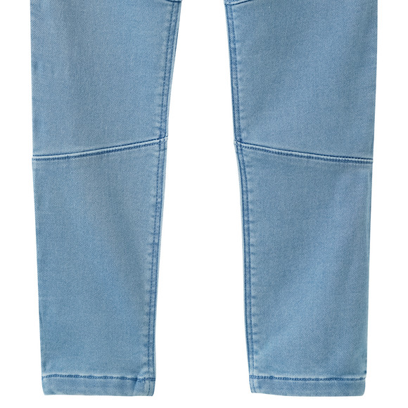 Jungen Pull-on-Jeans aus elastischem Denim