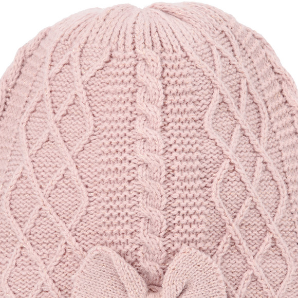 Gebreide babymuts met decoratieve strik